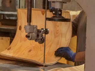 Estruturas de cadeiras na fábrica